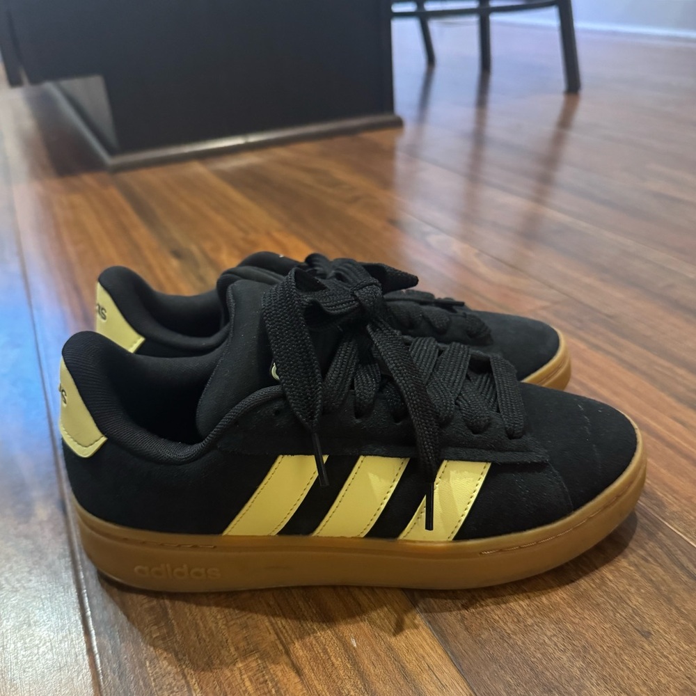 Adidas Women’s Grand Court Alpha 00s